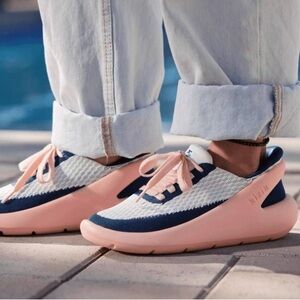 Kizik Roamer Bahama Sneakers